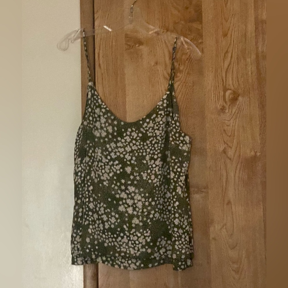 Ann Taylor, green and white sleeveless top, blouse. women’s size XL.